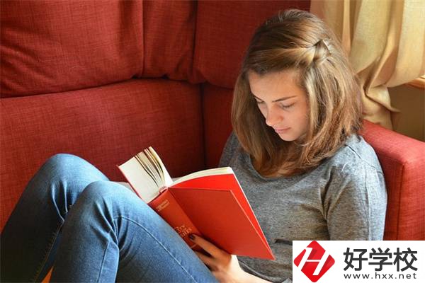 在湖南考不上高中怎么辦？女孩學(xué)點(diǎn)什么好？