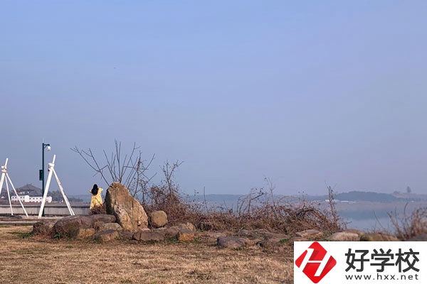 張家界僑輝職業(yè)技術(shù)學(xué)校好不好？辦學(xué)條件有什么特色？