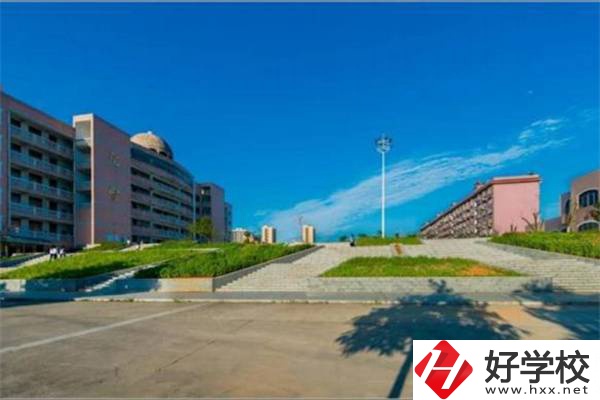 婁底最好的師范職校是哪所？師范專業(yè)好就業(yè)嗎？